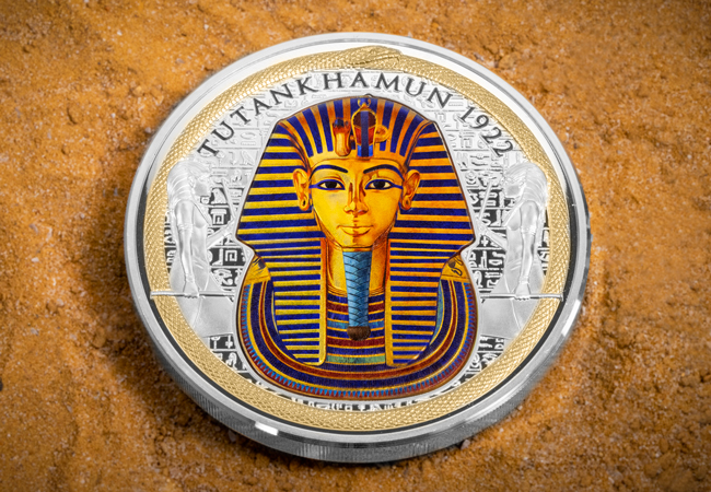 Tutankhamun Masterpiece Lifestyle 01 - Discover the hidden secrets of Tutankhamun’s Tomb with this INTERACTIVE Silver Masterpiece