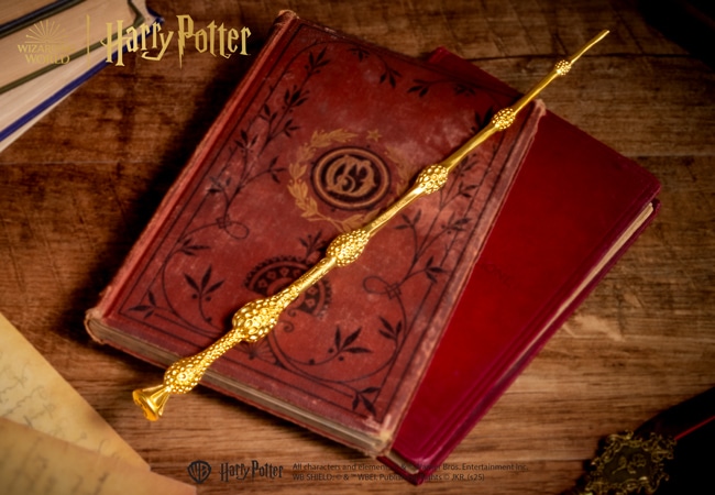 2025 Harry Potter 3D Golden Elder Wand Lifestyle 05 - The Elder Wand in Pure Silver – A Magical First for Collectors